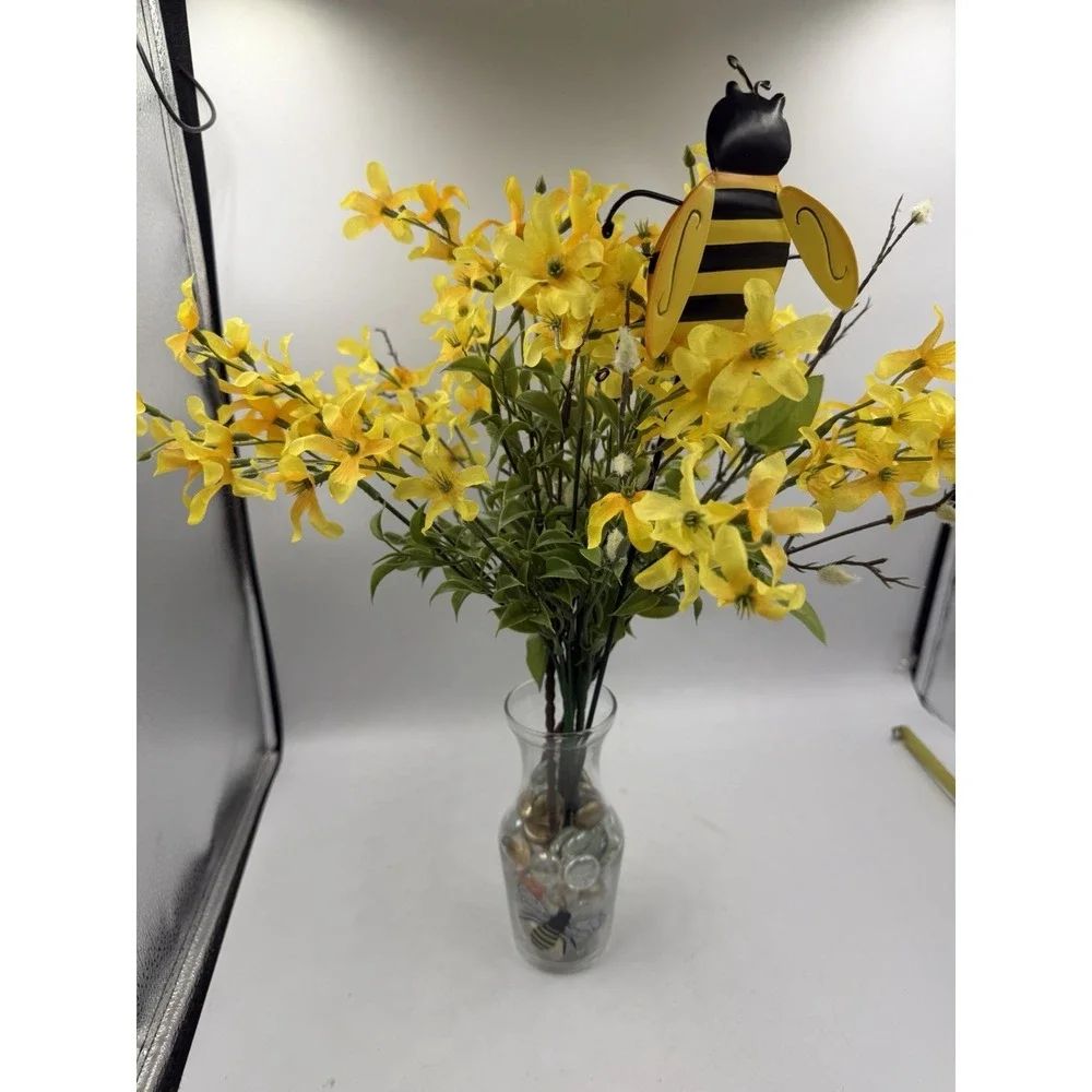 Bees - Flower Floral Arrangement - Spring Summer Decoration - Table Centerpiece